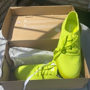 Brand new line green keds.